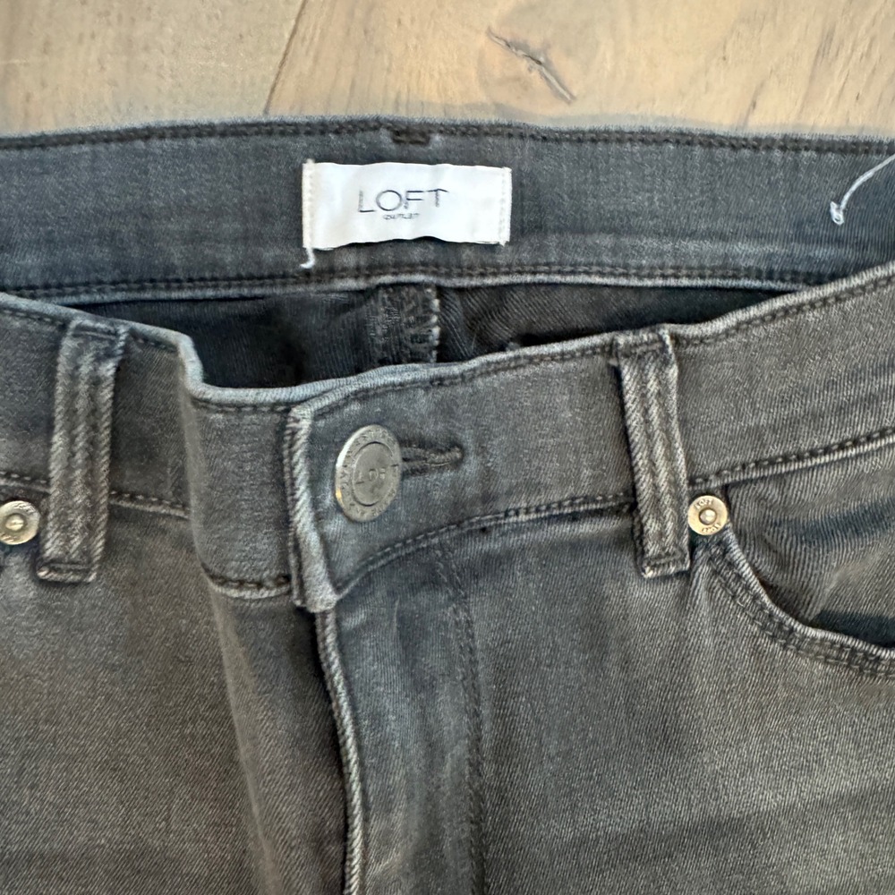 LOFT High Rise Legging Jeans Size 4‎ Gray Wash Skinny Denim Casual Everyday - Picture 3 of 8